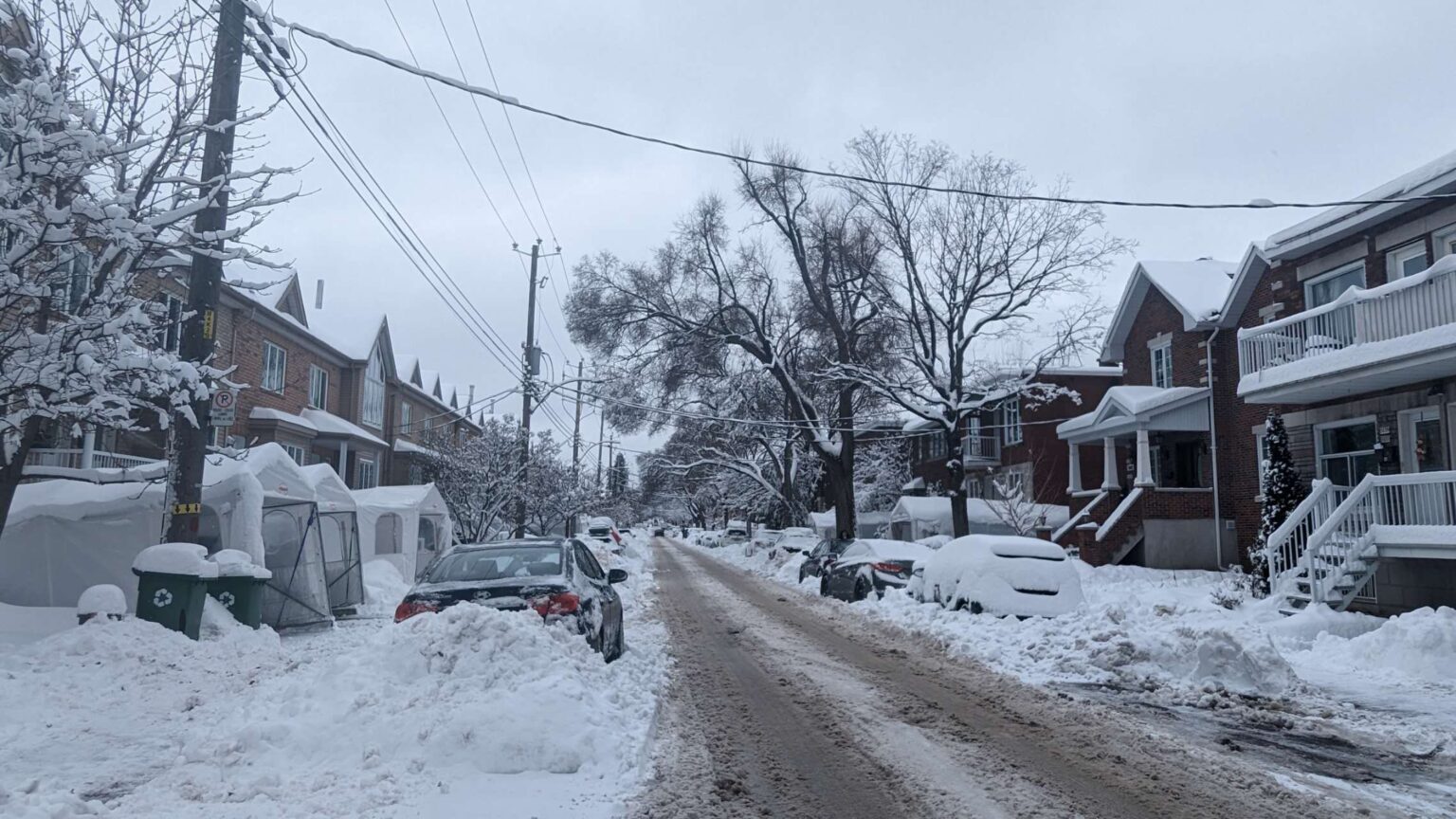11,800 Quebecers without power after first snowstorm of season